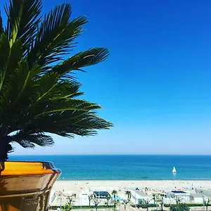 https://select-suites-spa.riccione-hotels.org